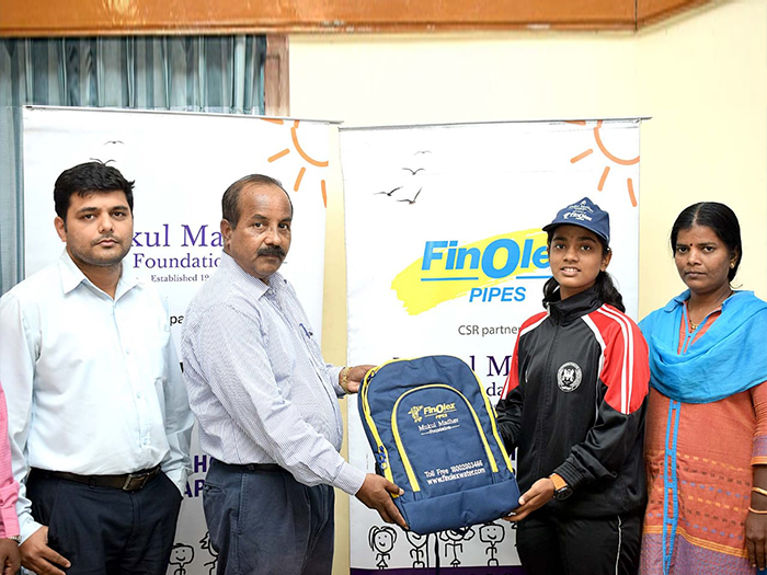 Dhanashree Mahadik, young weightlifter encouraged by nonprofit sports organizations and youth programs