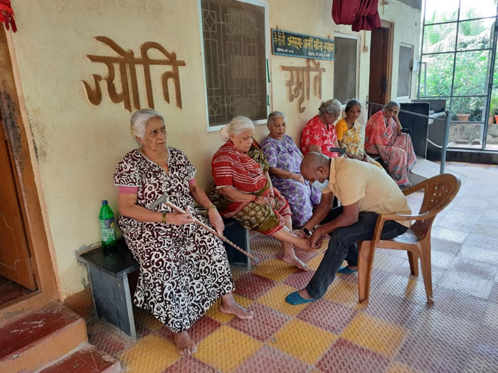 Skill-building program for elderly women in Pune by women’s empowerment NGO